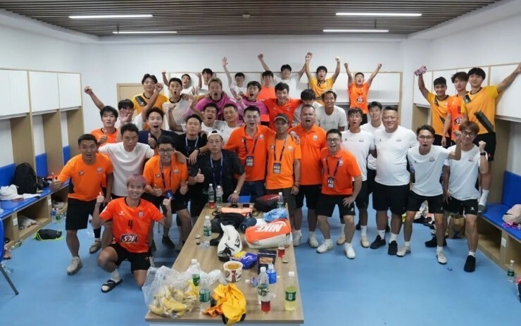 几个人碰头, 另外 几个人碰头, 另外