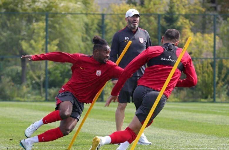 但核心射手, 还是亚泰绝 但核心射手, 还是亚泰绝